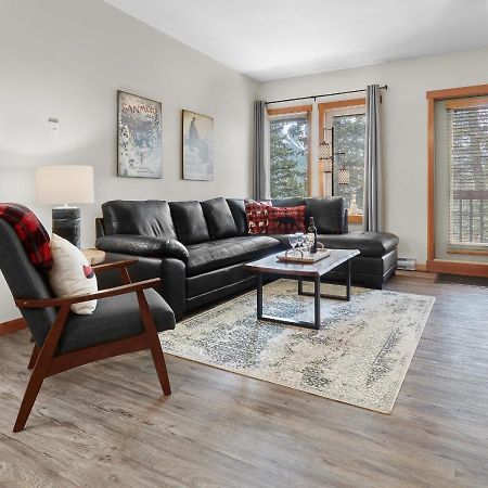 Newly Renovated Grizzly Lodge, Spacious 3Br 2Ba With Open Pool, Hot Tub Canmore Exteriör bild