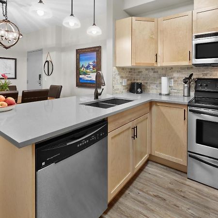 Newly Renovated Grizzly Lodge, Spacious 3Br 2Ba With Open Pool, Hot Tub Canmore Exteriör bild