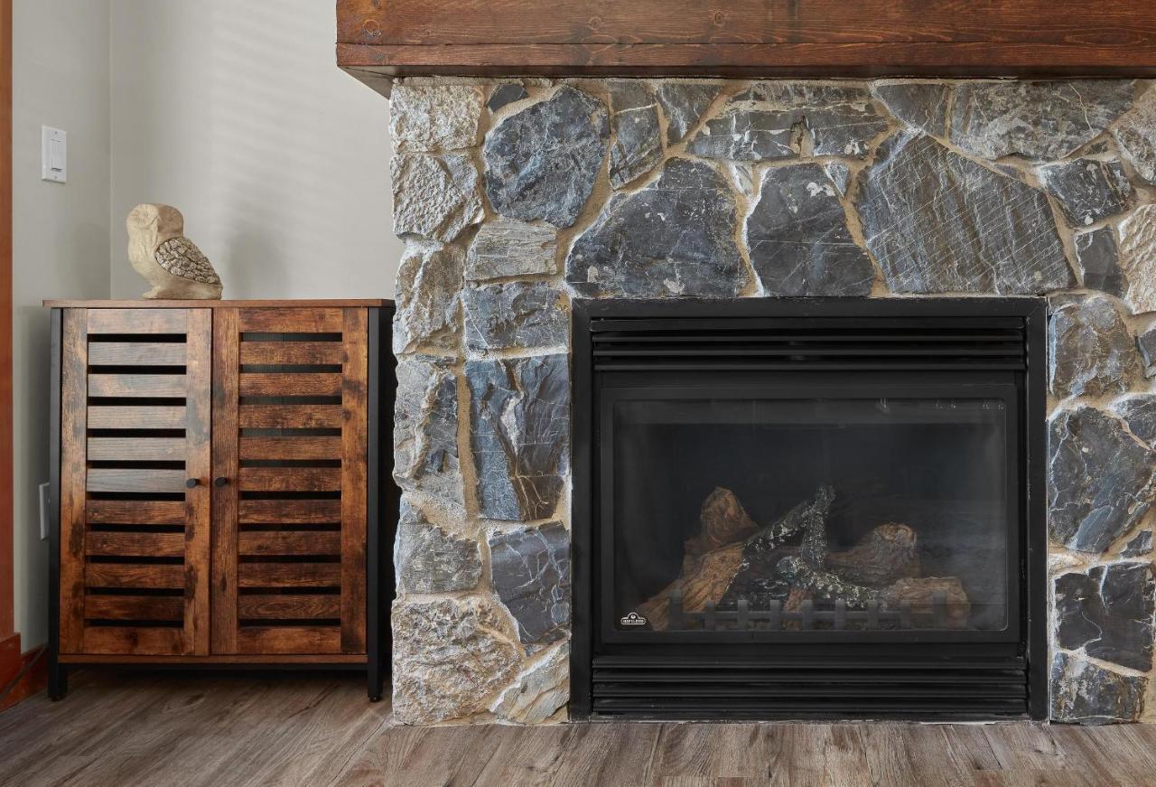 Newly Renovated Grizzly Lodge, Spacious 3Br 2Ba With Open Pool, Hot Tub Canmore Exteriör bild