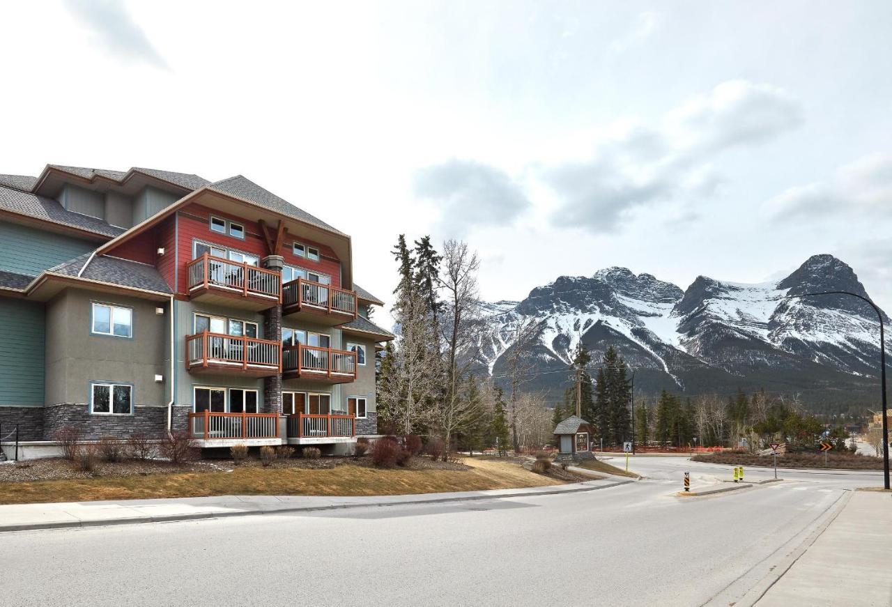 Newly Renovated Grizzly Lodge, Spacious 3Br 2Ba With Open Pool, Hot Tub Canmore Exteriör bild