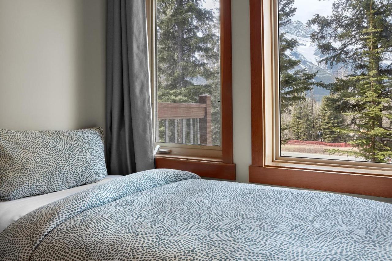 Newly Renovated Grizzly Lodge, Spacious 3Br 2Ba With Open Pool, Hot Tub Canmore Exteriör bild