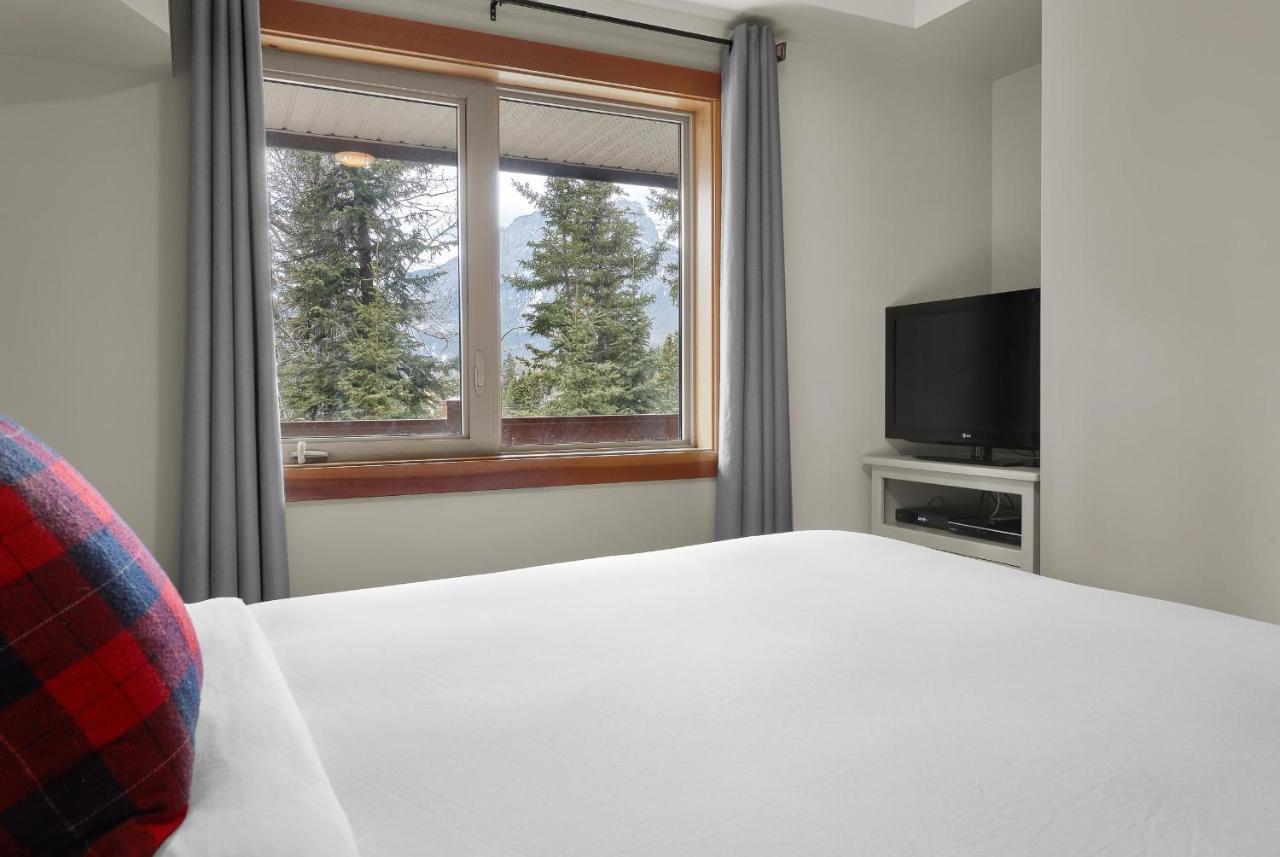 Newly Renovated Grizzly Lodge, Spacious 3Br 2Ba With Open Pool, Hot Tub Canmore Exteriör bild
