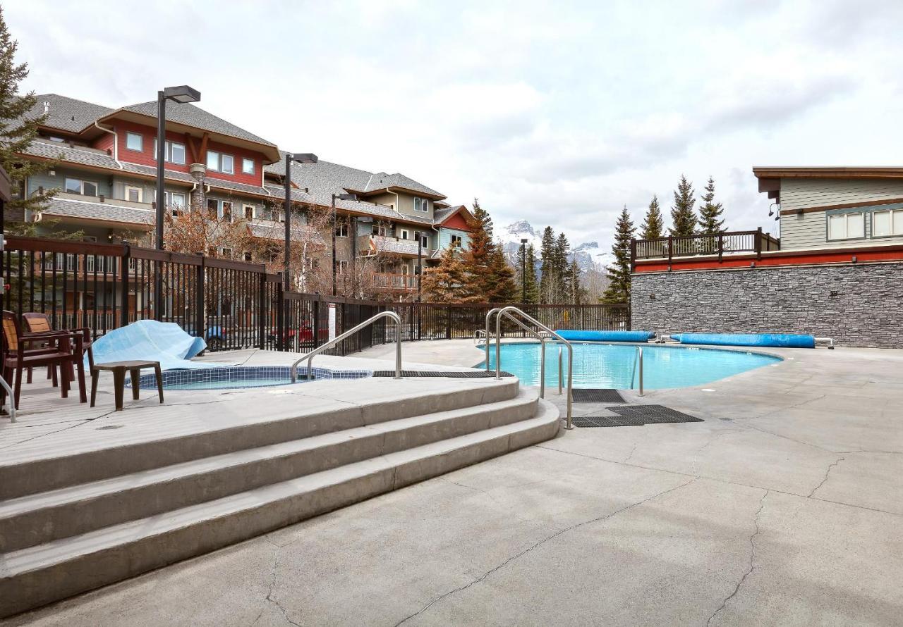Newly Renovated Grizzly Lodge, Spacious 3Br 2Ba With Open Pool, Hot Tub Canmore Exteriör bild