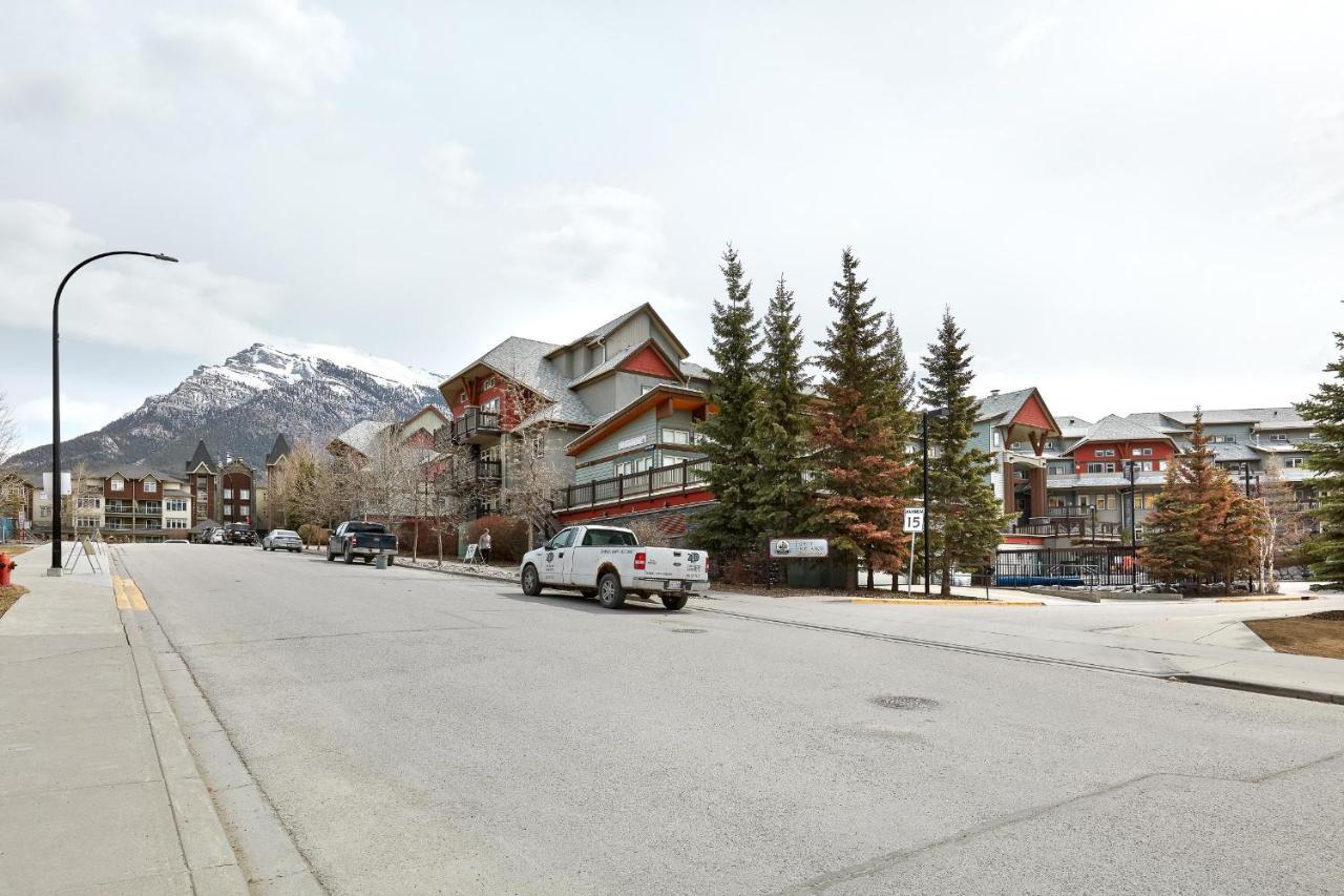 Newly Renovated Grizzly Lodge, Spacious 3Br 2Ba With Open Pool, Hot Tub Canmore Exteriör bild